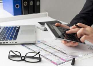 What Distinguishes Fixed Costs from Variable Costs?