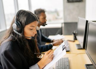 Win the Job with a Paid Executive Resume Writing Service