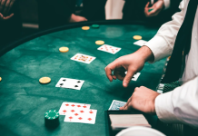 Exploring the World of Live Dealer Games: Enhancing the Authenticity of Online Gambling