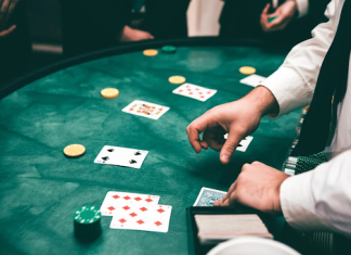 Exploring the World of Live Dealer Games: Enhancing the Authenticity of Online Gambling