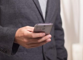 The Evolution of Online Casinos on Smartphone Platforms: How Smartphones Have Provided a Richer and More Immersive Gambling Experience