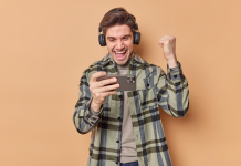 8 Great Reasons Why Mobile Gaming Captivates Australians