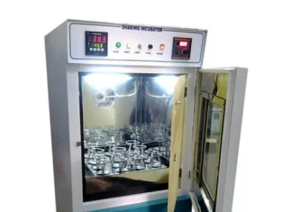 What is the difference between an incubator and a climatic chamber?