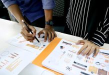 How to create a creative and maximally informative, professional email signature?